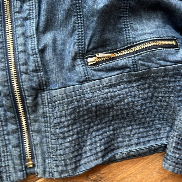 WHBM Denim Jacketet - Size 14 - Picture 8 of 14